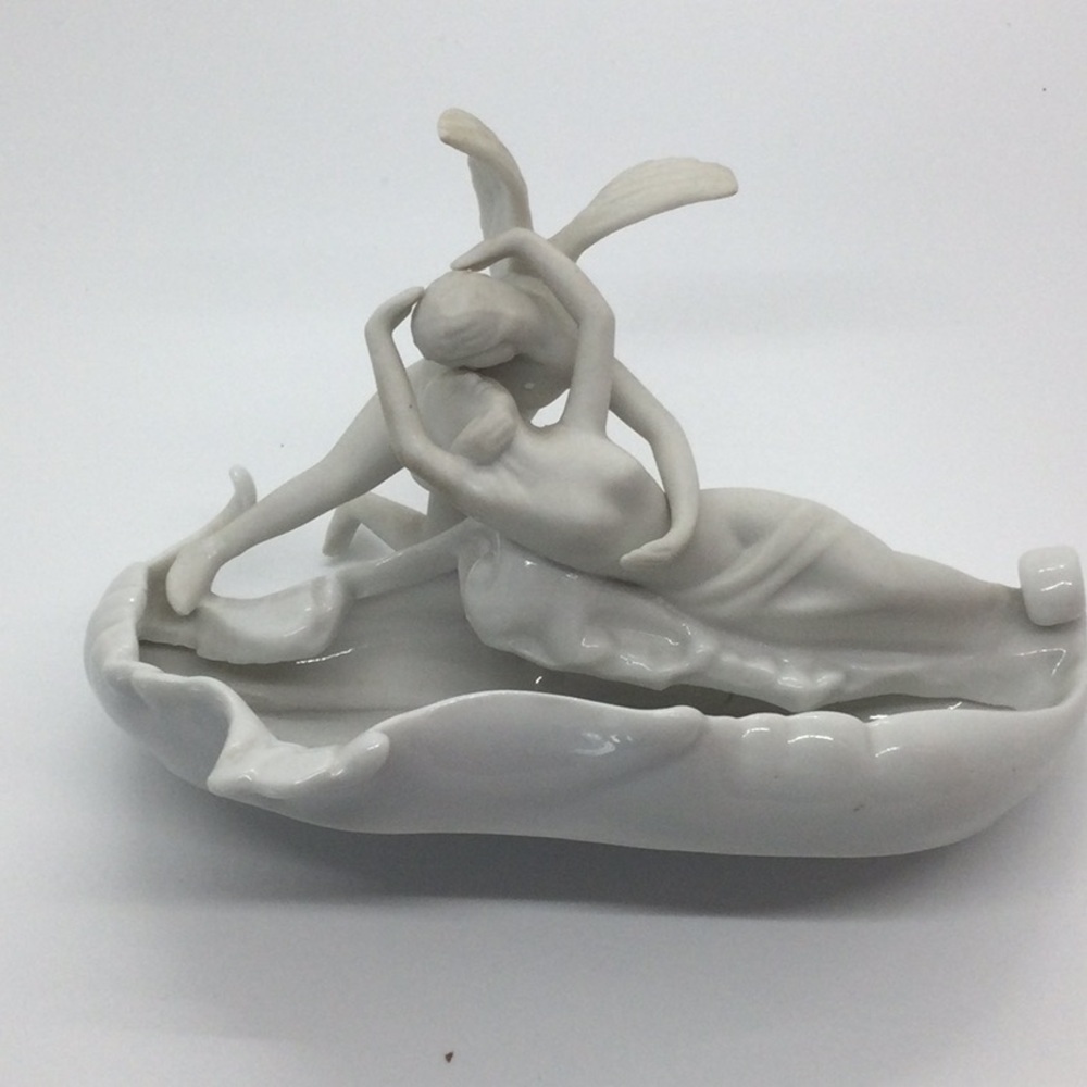 Vintage Home Romantic Cupid Statue White Porcelain by Eros and Psyche. ##